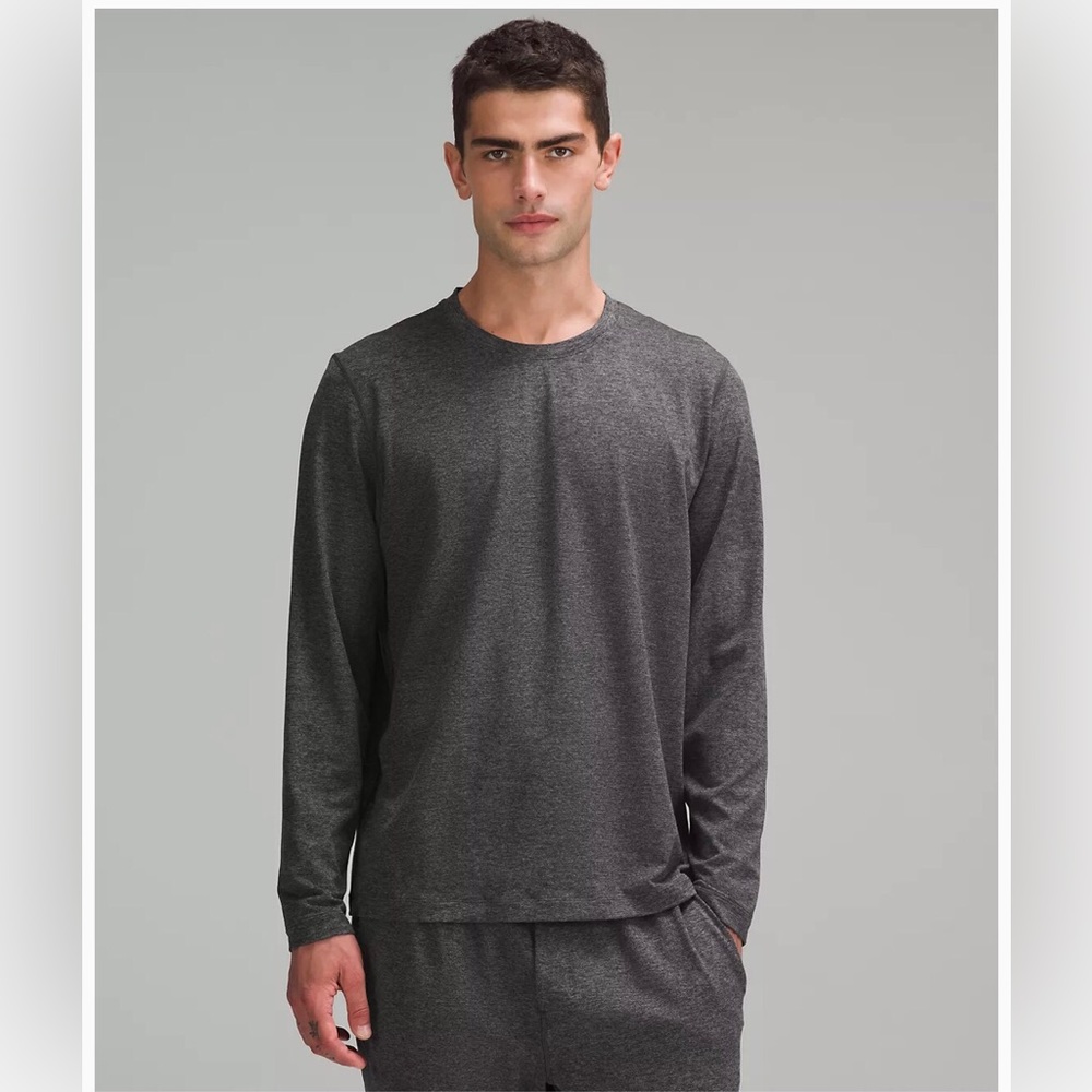 Lululemon Men’s Soft Stretch Long Sleeve Grey Charcoal Shirt W/Side Zip Pocket